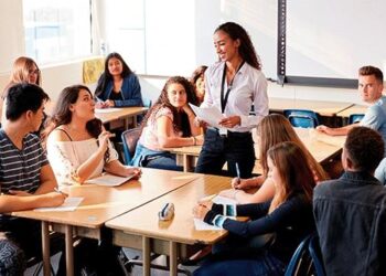 Is it easy to join English courses in Saudi Arabia?
